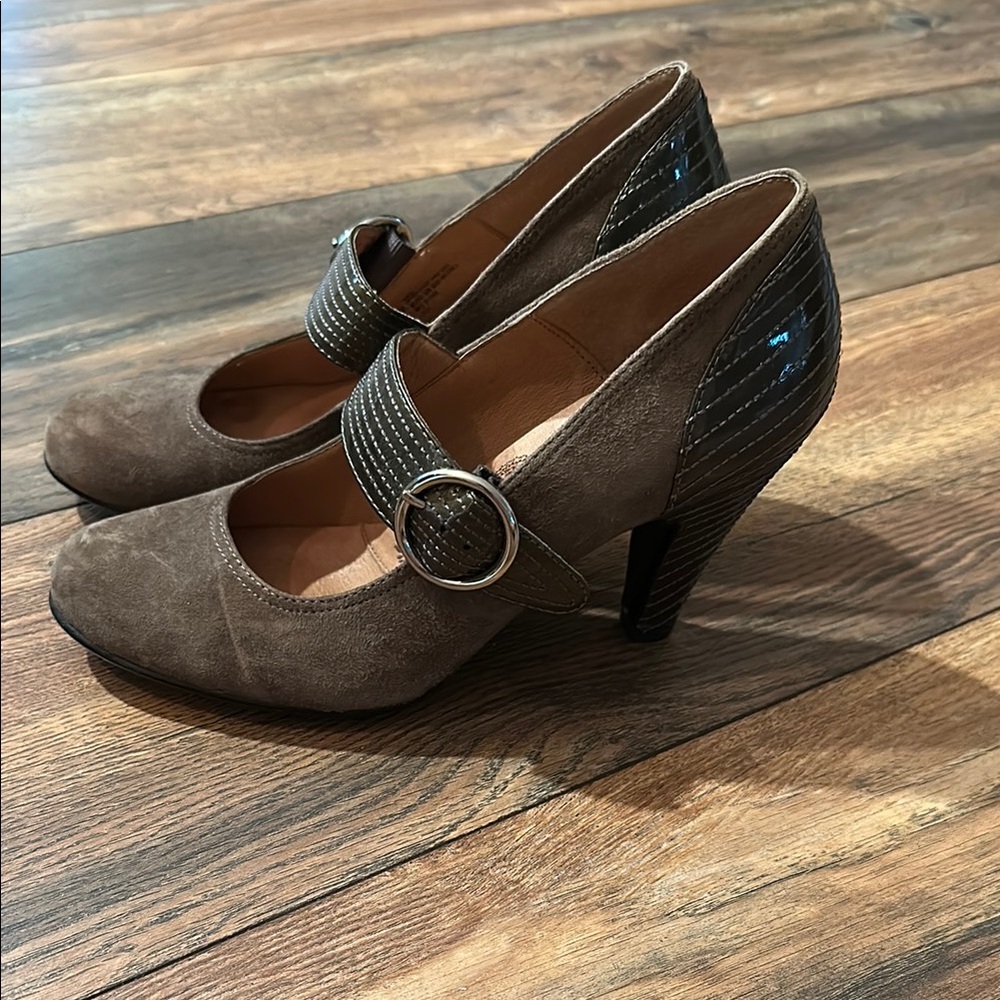 Elegant Brown Heels with Strap